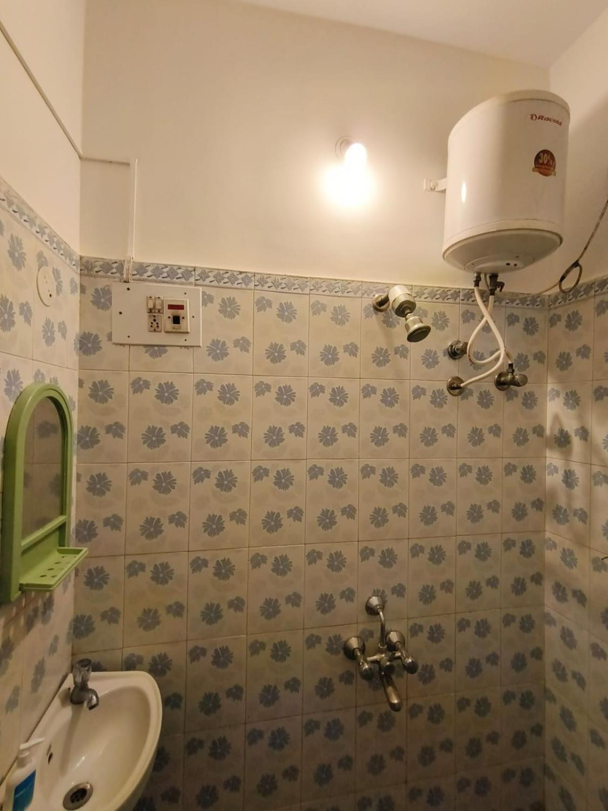 Homestayz Crown Bangalore Eksteriør bilde